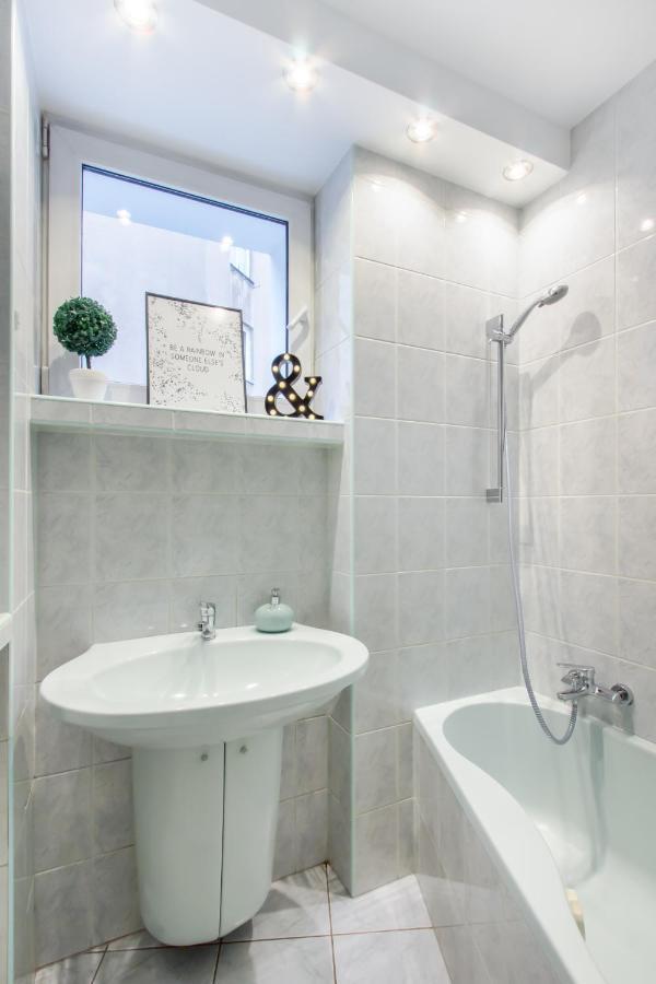 Clicktheflat Zurawia Street Apart Rooms Warschau Exterior foto